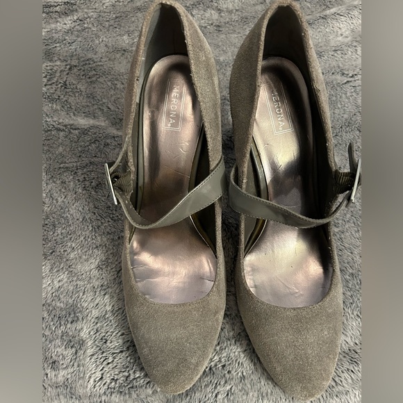 Merona Gray Suede Shoes. Size 9 - Picture 6 of 11